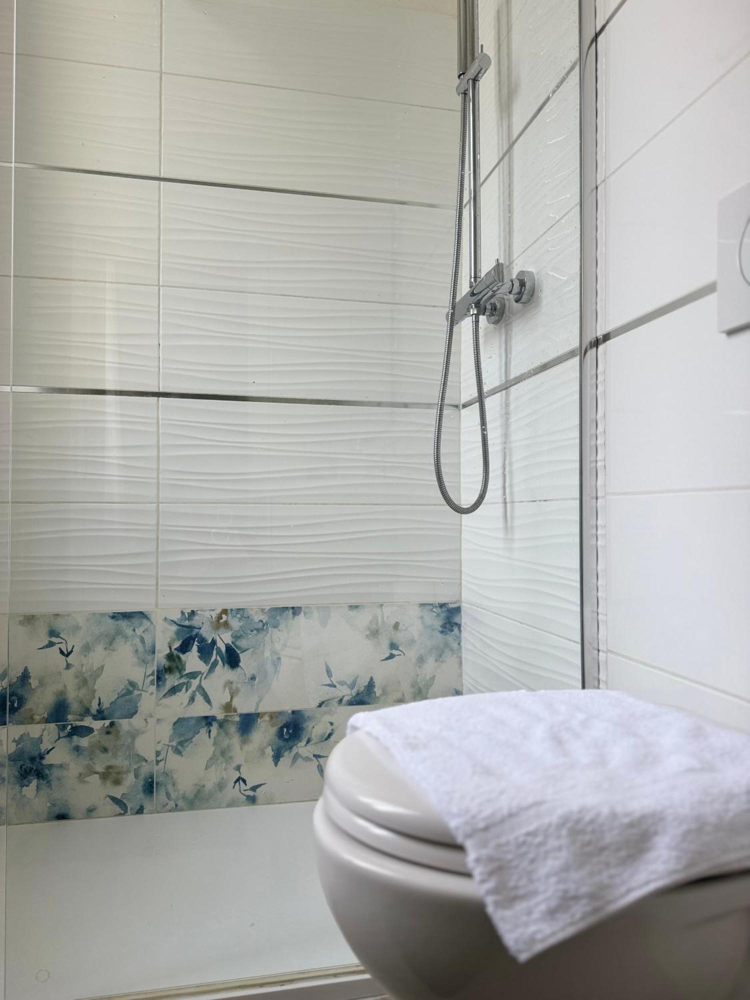 Modern Apartment / Room 2 Trente Buitenkant foto
